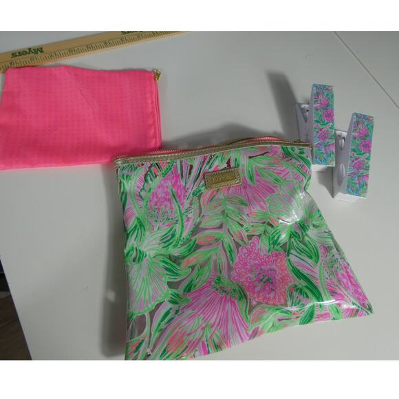 Lily Pulitzer Beach Bag Pouch Zipper Closure Towel Clips Pink Green Vinyl - Picture 2 of 4